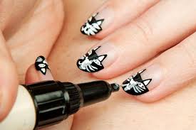 En la imagen anterior se ven los pasos que se tienen que seguir para hacer este diseño bello. Https Xn Diseosdeuasdecoradas 66bf Com Decoracion Unas Gatos Paso Paso Decoracion De Unas Con Gatos Paso A Paso Blanco Y Negro