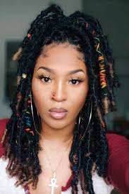 If you ever thought of having dreadlocks, you should definitely discover our top dreadlock styles for men and women to get inspiration and change your haircut. Beautiful Faux Locs Hairstyles 2020 Curly Girl Swag