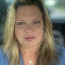 Lynn Hare, marketing project manager, has been named LifeView Group Team  Member of the Quarter! Lynn exemplifies LifeView Group's core values of  “take care of each other” and “never settle” through her