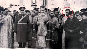 Totusi, datina spune ca acestea sunt obiecte de care persoana va avea nevoie si in viata de apoi. Minunile PÄƒrintelui Arsenie Boca Cum S A Teleportat La Inmormantarea Mamei Desi Era Inchis