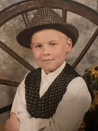 A very young Mr Stone( Red Rock)😂 he was my dad and today he would have  turned 100 ! I hope you have good memories of him, you probably don't know  he