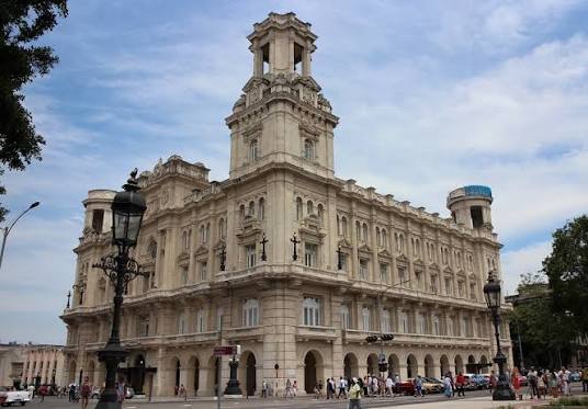 Exterior view of Museo Nacional de Bellas Artes de Cuba