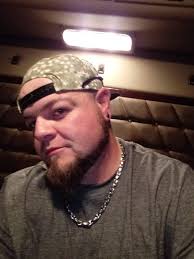 Does getting ingrown hairs under armpits cause rash?