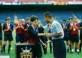 لقطة جوارديولا مع ميسي.لاتنسون لايك وسبسكرايب وشير. Ø¨Ø±Ø´Ù„ÙˆÙ†Ø© Ù†ÙŠÙˆØ² Ù…Ù† ÙƒØªØ§Ø¨ Ø¨ÙŠØ¨ Ø¬ÙˆØ§Ø±Ø¯ÙŠÙˆÙ„Ø§ Ø· Ø±Ù‚ Ø£Ø®Ø±Ù‰ Ù„Ù„ÙÙˆØ² Facebook