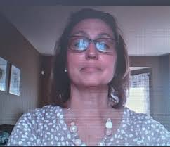 Zoey Deutch looked glamorous in Tiffany & Co. earrings at #THRNEXTGEN