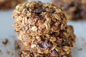 Les Delicieux Biscuits Sante A L Avoine Bananes Et Chocolat Recipe Quinoa Cookies Recipes Cookie Recipes Breakfast Cookie Recipe