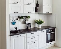 Ruang yang kecil tidak akan berasa kecil apa bila pencahayaannya baik, dengan adanya jendela pada bagian sisi dpaur kita. 11 Gambar Desain Dapur Sempit Inspirasi Terbaik Untuk Rumah Type 36 Rumah123 Com