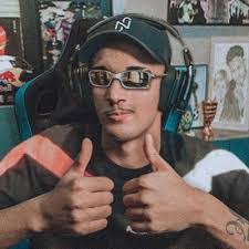 Douglas Soares's Instagram, Twitter & Facebook