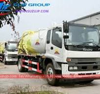 What are the main upper body parts of the sewage removal truck?