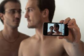 Sobre os questionamentos e as dificuldades das relações afetivas