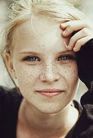 I Have Always Loved My Freckles They Are Part Of My Heritage Like My Emerald Green Eyes Magical Ways And Swedish Blonde Hair Fraknar Portratt Ansikten