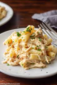 If You Are Looking For An Amazing Creamy Pasta Recipe Then You Have To Try This Slow Co In 2020 Chicken Pasta Dishes Creamy Chicken Pasta Dish Chicken Crockpot Recipes