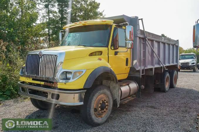 International 7600-SFA-4X2-2004 Cab & Chassis Truck
