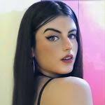 Julia Beiro's Instagram, Twitter & Facebook