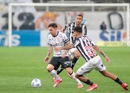 Times têm diversas ausências para o duelo pelo brasileirão, seja por convocações para a copa américa ou lesões em meio a jogos da euro 2020 e a estreia do brasil na copa américa, atlético. Corinthians Sai Na Frente Mas Atletico Mg Vira Com Hulk E Pressiona Lider Palmeiras Gazeta Esportiva