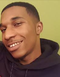 Anyone know this guy calls himself R1 but real name is Rhys from somewhere  in England