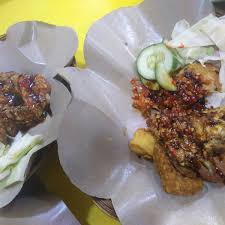 Ayam gepuk sambal bawang pak gembus ini cabangnya udah banyak banget, untuk alamatnya kalian bisa langsung search di. Photos At Ayam Gepuk Pak Gembus Seri Kembangan Selangor