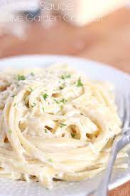 Cheesy Rich And Classic Enjoy A Divine Copycat Version Of Olive Garden Alfredo Sauce A Olive Garden Alfredo Sauce Recipe Recipes Olive Garden Alfredo Sauce