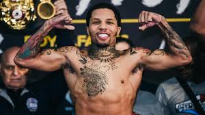 Джейкъб бенджъмин джилънхол е роден на 19 декември 1980 година, в семейството на режисьора стивън джилънхол и сценариста наоми фонър. Dzhervonta Devis Posledoval Za Primerom Mejvezera I Vyzval Na Boj Blogera Boks Xsport Ua