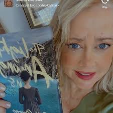 Elizabeth Cornwall's Instagram, Twitter & Facebook