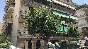 The laurales are an order of flowering plants.they are magnoliids, related to the magnoliales. Kekxbj9sikik9m