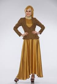 Selain itu, warna coklat juga erat kaitannya dengan karakteristik atau kepribadian seseorang yang menjadikan warna coklat sebagai warna favoritnya. Warna Gamis Gold Gambar Islami