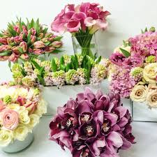 Fresh from the fields · 7 day freshness guarantee Spring Flowers With A Touch Of Pink Homemakeover By Gabrielawakeham Com For Nyc Luxury Florists Flower Arrangements Flower Delivery