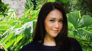 Bukan Irwan Danny, Maia Estianty Malah Pamer Foto 'Mesra' Bareng Pria Bule