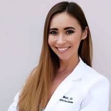 Lisa Wahl's Instagram, Twitter & Facebook