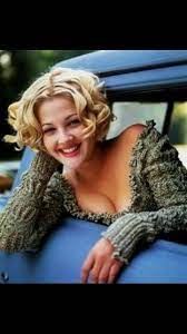Drew Barrymore 90 S Curly Bob Cute Curly Hairstyles Short Hair Styles Short Hairstyles For Women