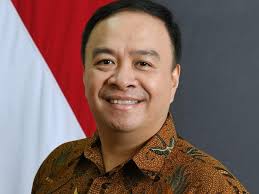 Dinda is known as the queen bee of the satan gang and a child of a member of the. 9tkefujdeujbpm