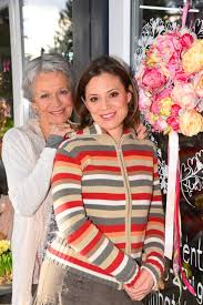 See full list on hu.wikipedia.org Szinetar Dora Rovid Hullamos Haj Nlc Hu