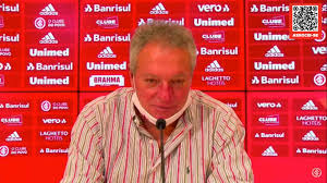 Abel braga is at estádio são januário. Abel Braga Reclama De Desatencao Da Defesa No Lance Do Gol E De Falta De Jogadas Individuais Na Estreia Pelo Inter Esporte News Mundo