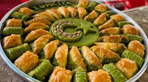 Baklahunun bohça hamur anlamına perry birkaç kez baklavayı araştırmak için türkiye'ye gelmiş, gaziantep'te incelemelerde bulunmuş ve gazetesine baklavayla ilgili dört sayfalık yazı. Gaziantep Baklava Posts Facebook