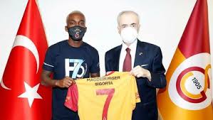 Neler çektiğimi bir ben bir allah biliyor. Galatasaray Baskani Mustafa Cengiz Den Fenerbahce Ye Flas Gonderme Evin Oglu Onyekuru Fotomac