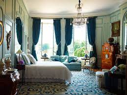 Chateau de hautefort's interior has a remarkable collection of furniture from the 17th to 18th century. An 18th Century French Chateau Meets A Top L A Designer Mansion Global