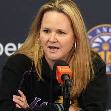 Sparks news: Lynne Roberts reveals biggest coaching adjustment in WNBA