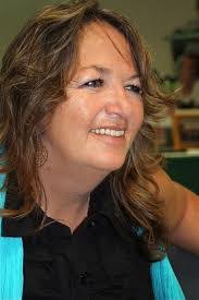 Maureen Ingram's Instagram, Twitter & Facebook