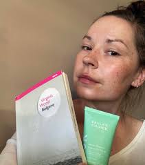 Bok & ansiktsmaske: Madeleine Schultz' sommer med Woolf • Kabinettet