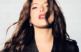 Ashley Mingo's Instagram, Twitter & Facebook