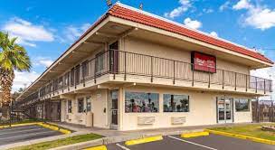 You can reach the top floors with the help of an elevator. Red Roof Inn Phoenix Midtown Hotel Phoenix Az Deals Photos Reviews