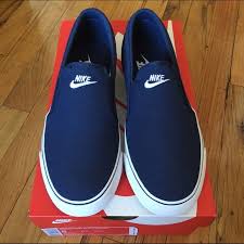 Black And White Nike Slip Ons Nwt Nike Women S Slip On Canvas Shoes Sz8 Black Nike Shoes Nike Shoes Outfits Nike Women