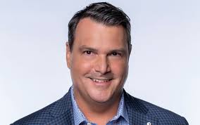 Juan Fernández de World Media presenta en LA Screenings show original  Glamorosas hecho con David Barski