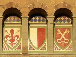 paˈlattso ˈvɛkkjo old palace) is the town hall of florence, italy.it overlooks the piazza della signoria, which holds a copy of michelangelo's david statue, and the gallery of statues in the adjacent loggia dei lanzi. Firenze Palazzo Vecchio Particolare Palazzo Vecchio Firenze Toscana