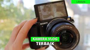 Tapi kamera mirrorless semakin meningkat permintaannya di pasaran, karena memungkinkan para pengguna kamera ingin mendapatkan hasil gambar yang jernih. 11 Rekomendasi Kamera Vlog Terbaik Murah