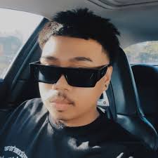 Robert Pena (@rpenv) • Instagram photos and videos