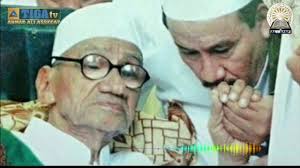 Kendaraan ditutup dan yang diperbolehkan masuk hanya pelayat. Kedudukan Imamul Qutub Sayyidul Walid Al Ustadz Al Habib Abdurrahman Bin Ahmad Assegaf Youtube