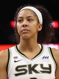 Mistie Williams's Instagram, Twitter & Facebook