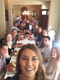 Who is coming to dinner for Thanksgiving?