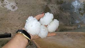 Három megyében adtak ki harmadfokú figyelmeztetést, a képek alapján nem véletlenül. Pusztito Jegeso Kozelit Magyarorszagra Teniszlabda Nagysagu Jeg Tor Zuz A Szomszedban Video Infostart Hu